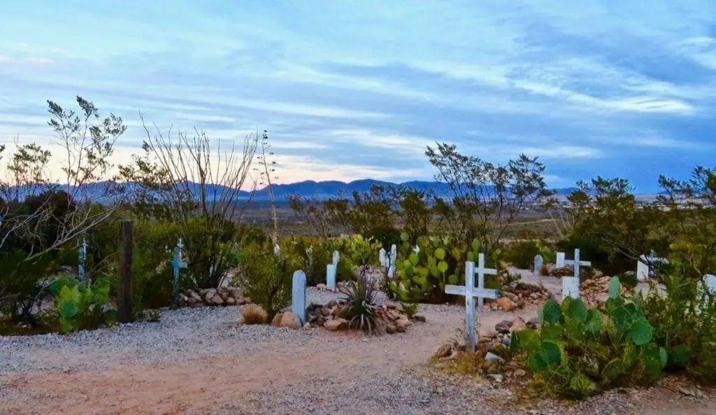 Boot hill graveyard tombstone arizona