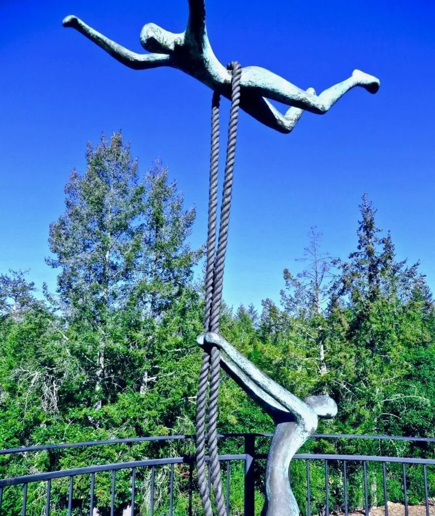 Hall rutherford winery sculpture