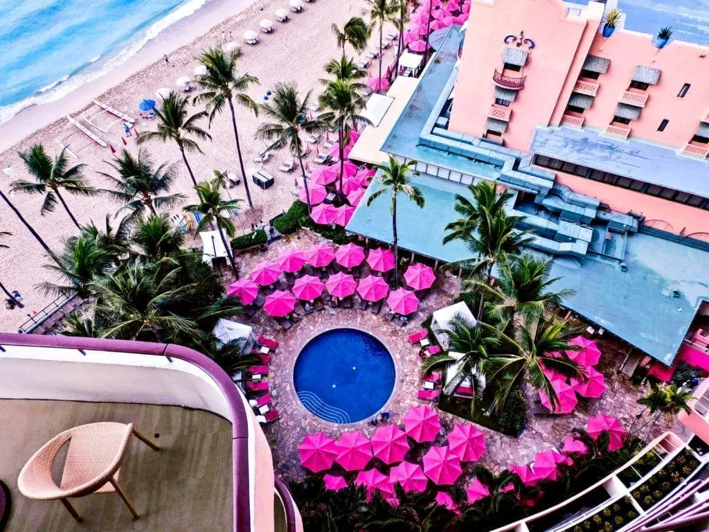 Oahu travel guide royal hawaiian hotel pool