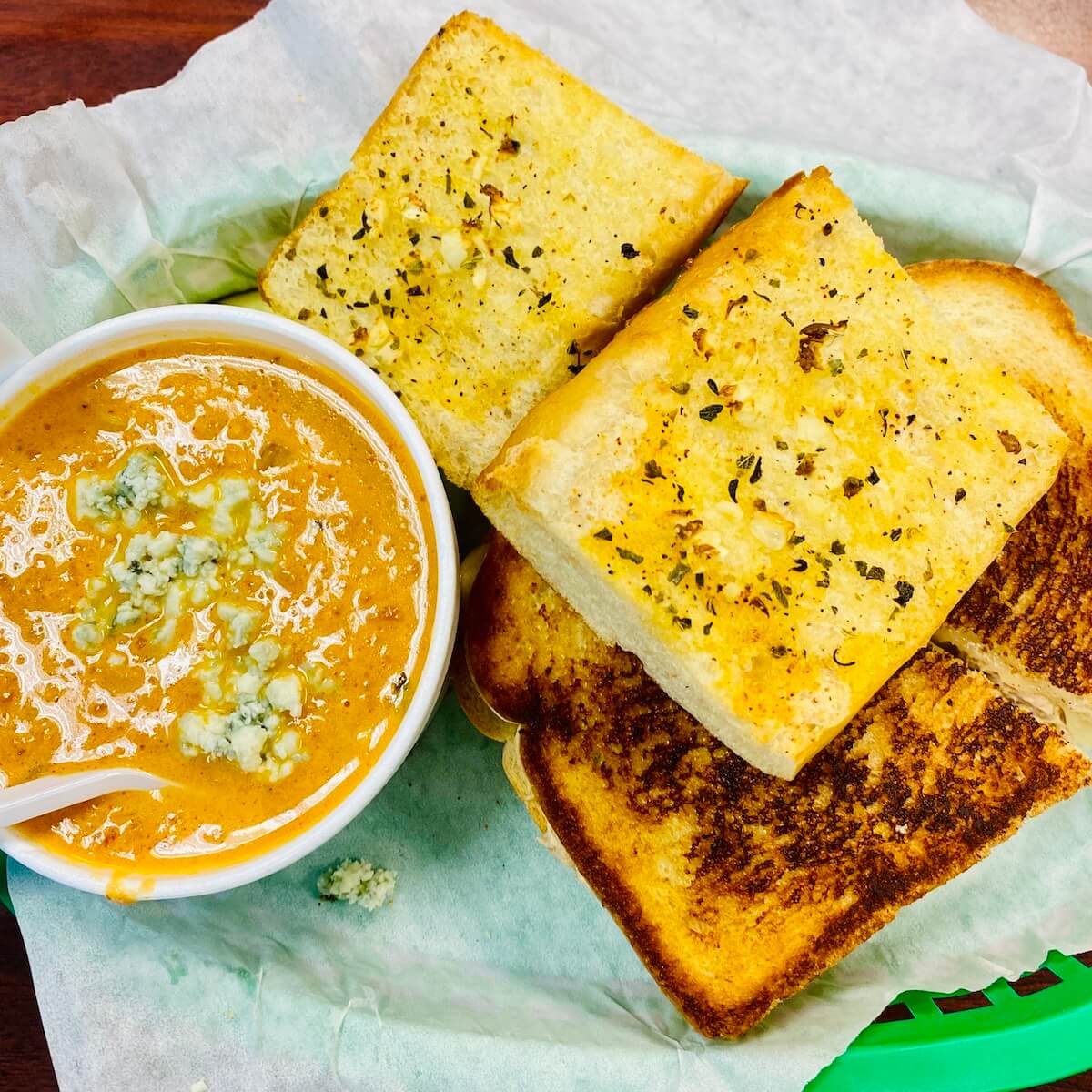 Tomato bisque and toasted bread