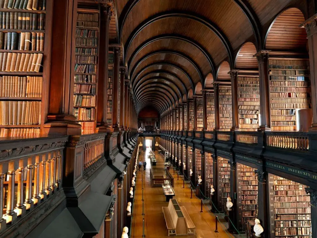 Long-hall-old-library-trinity-college-dublin-ireland